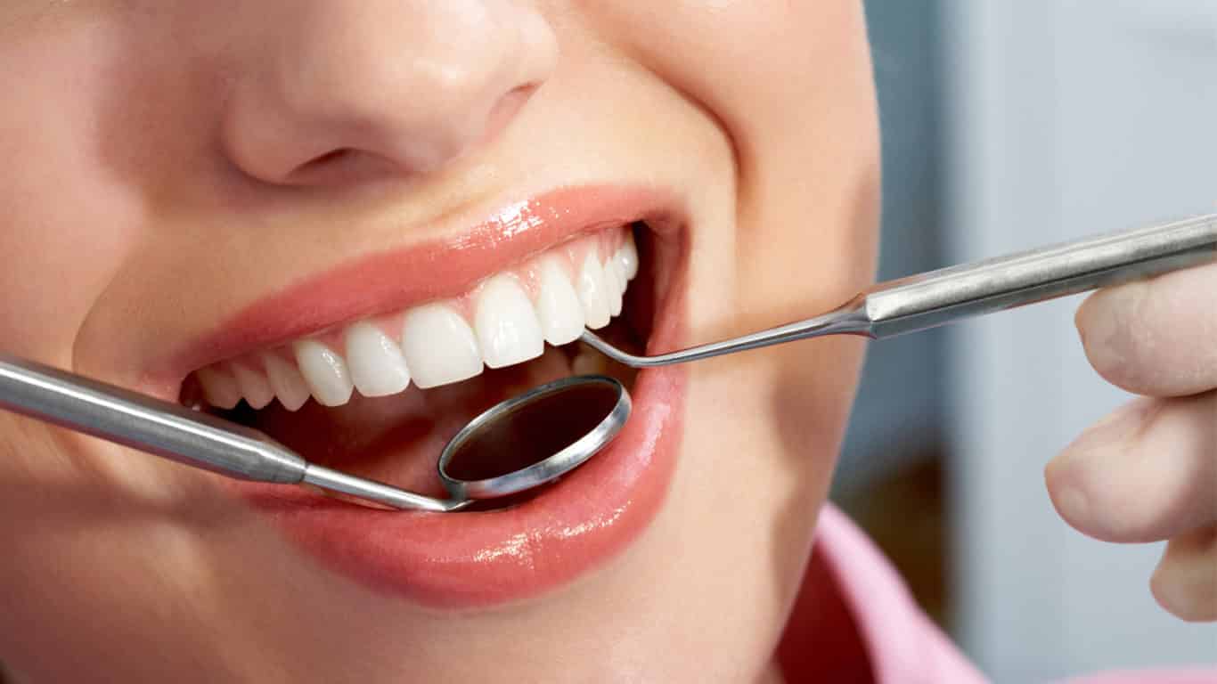 Easy Dental Care Tips For A Healthy, Bright Smile